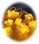 Lichterkette mit gelben Mammuts